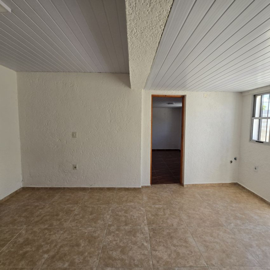 Casa ID.165 - Alquiler casa Paso Carrasco Ciudad de la Costa Canelones 3 dormitorios, cochera y patio.