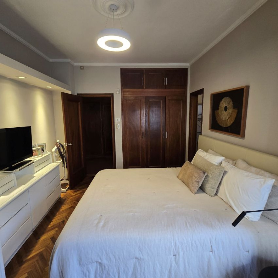 Casa ID.173 - Alquiler casa en Punta Carretas 3 a 4 dormitorios, 4 baños, garaje y barbacoa.