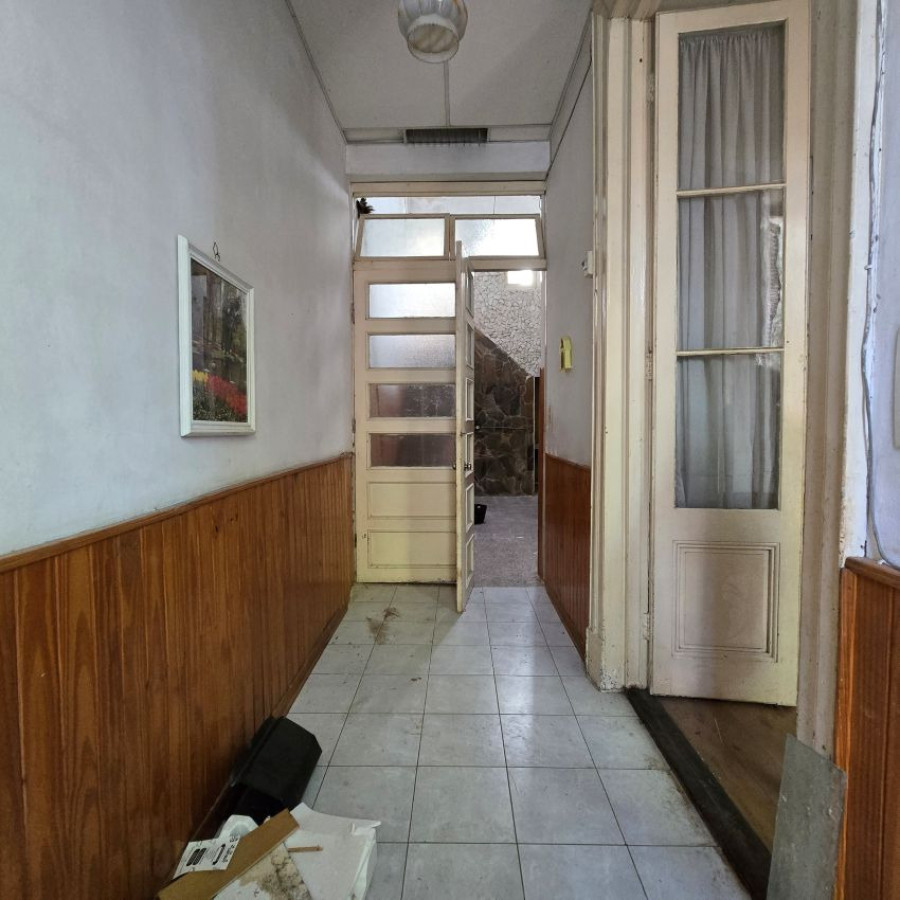 Casa ID.115 - Venta casa en Parque Rodó 2 dormitorios, sótano y azotea.
