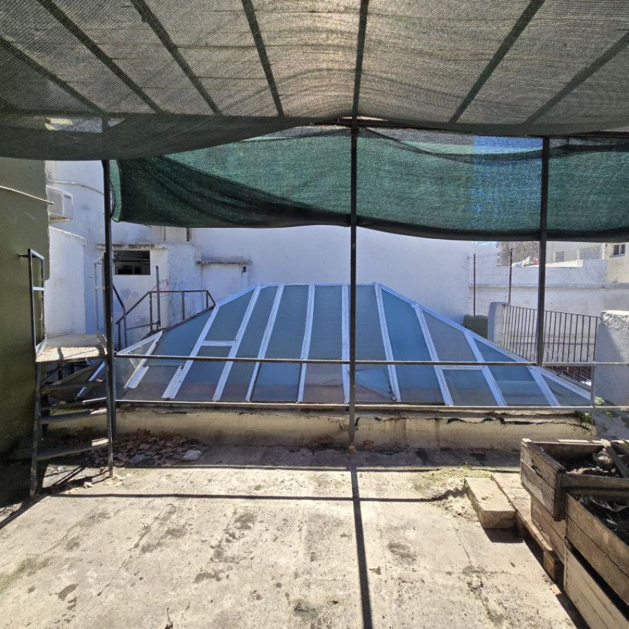 Casa ID.260 - Alquiler casa planta alta 5 dormitorios o más, 2 baños, azotea de uso exclusivo, Centro.