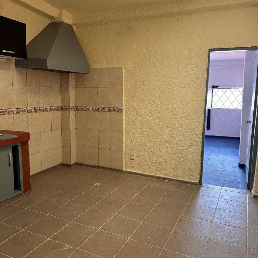Casa ID.265 - Alquiler casa, 1 dormitorio, Pérez Castellanos, con garaje.