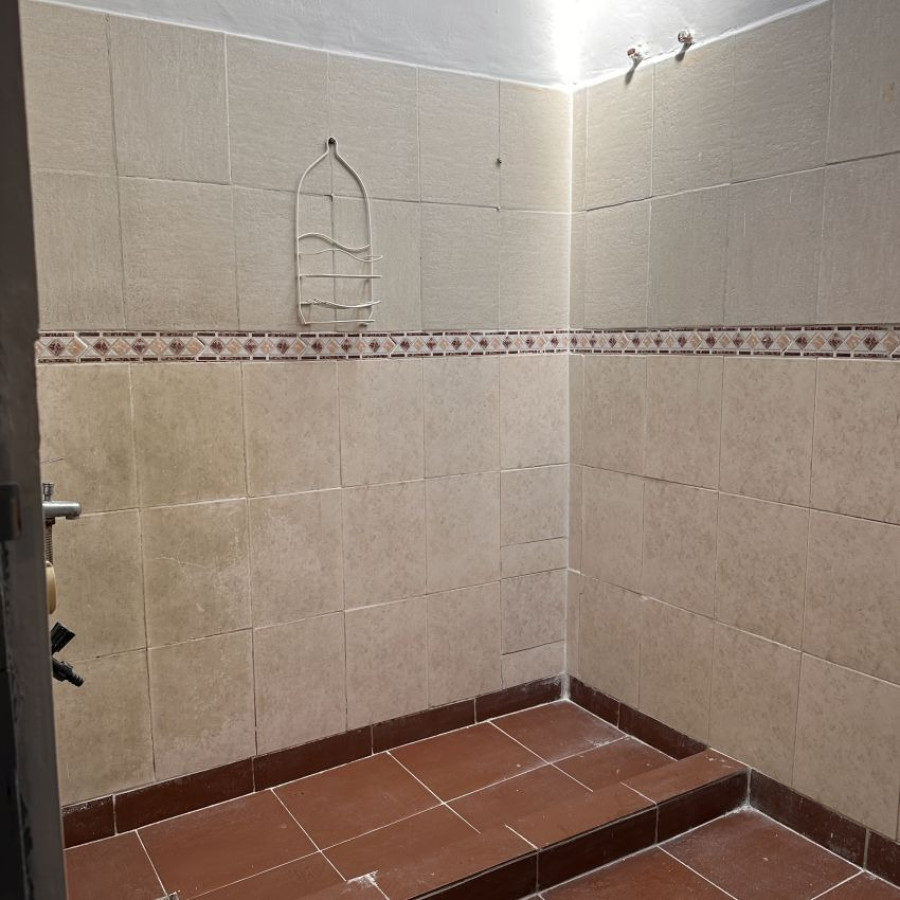Casa ID.265 - Alquiler casa, 1 dormitorio, Pérez Castellanos, con garaje.