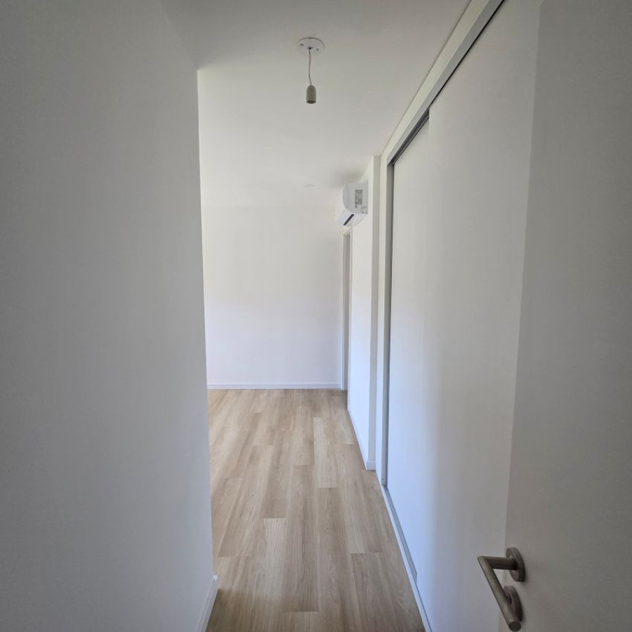 Casa ID.108 - Alquiler casa en Punta Gorda, 3 dormitorios, 2 baños, toilette, cochera y parrillero.