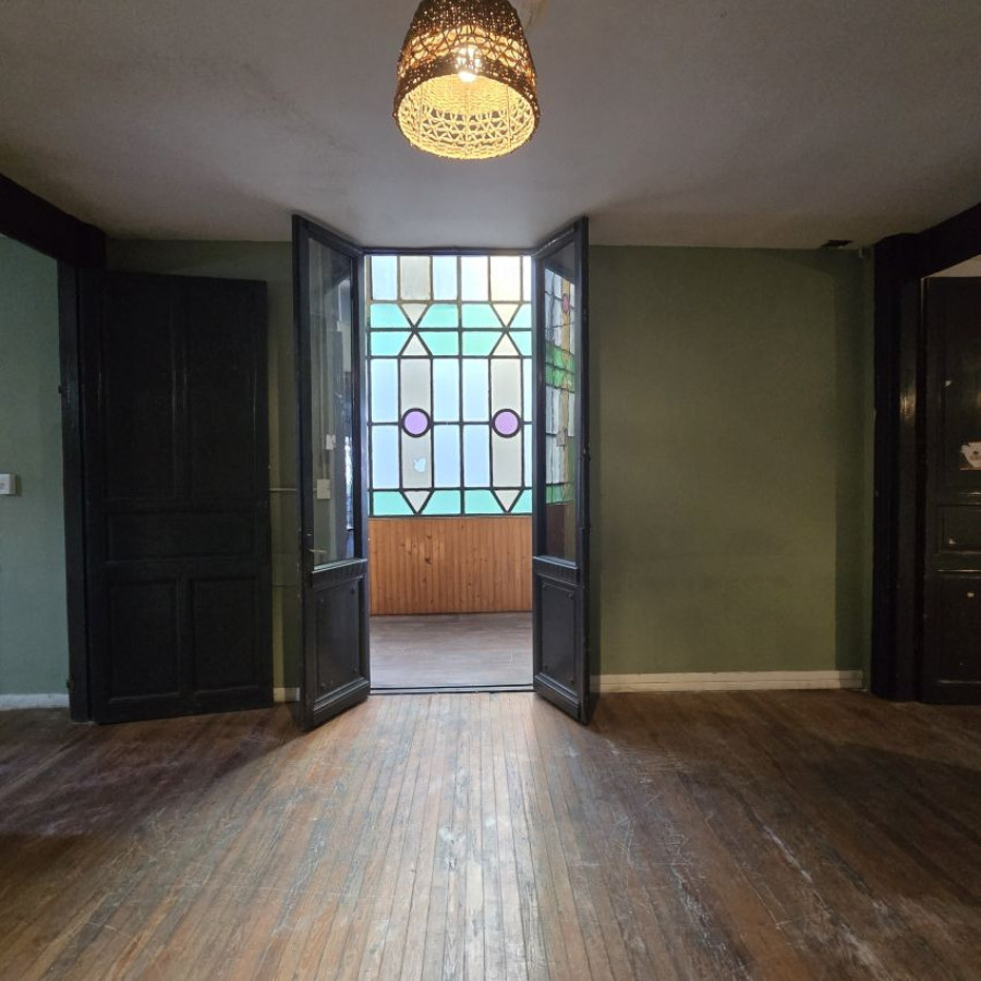 Casa ID.260 - Alquiler casa planta alta 5 dormitorios o más, 2 baños, azotea de uso exclusivo, Centro.