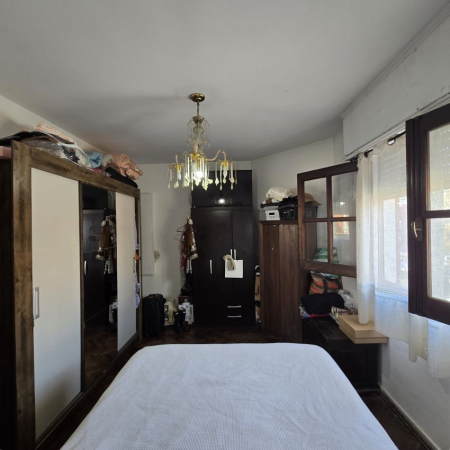 Casa ID.181 - Venta casa Malvin 2 dormitorios con barbacoa y garaje.