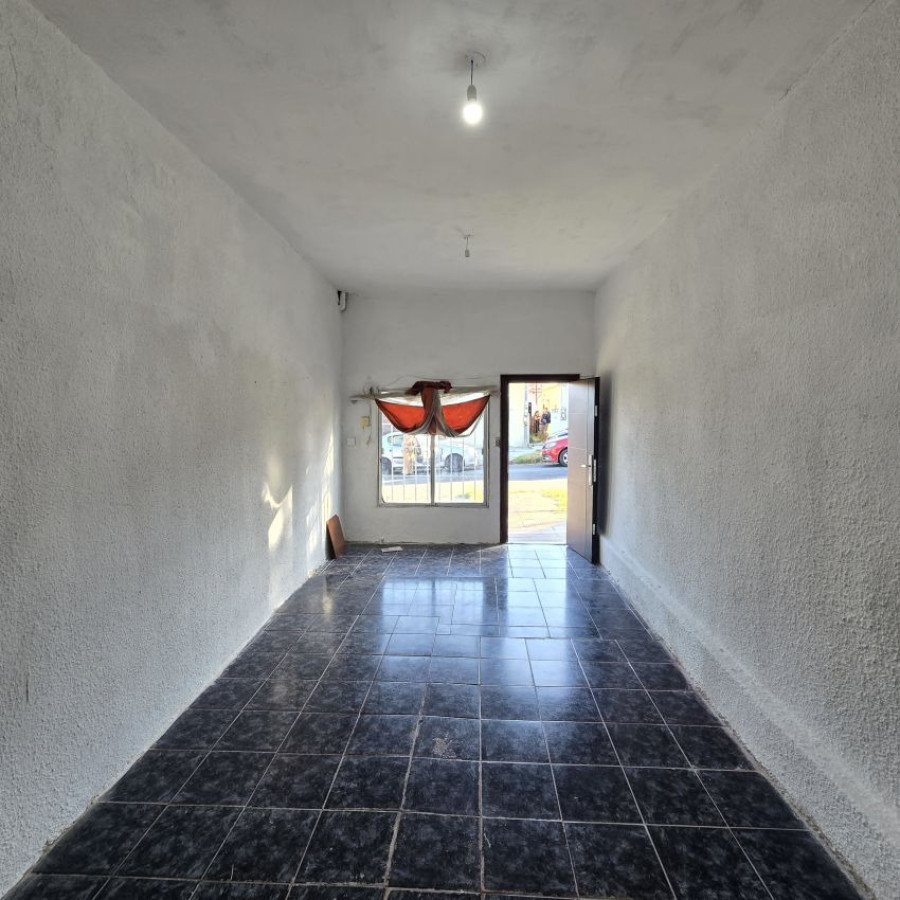 Casa ID.134 - Alquiler casa en Perez Castellano 2 dormitorios y azotea de uso exclusivo.