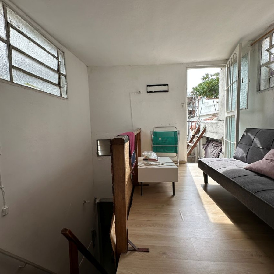 Casa ID.72 - Venta Casa en Tres Cruces 3 dormitorios con acceso a azotea y Renta