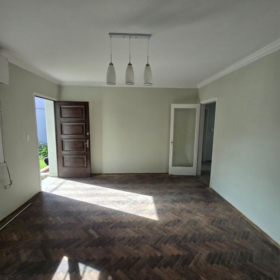 Casa ID.82 - Alquiler casa en Buceo 2 dormitorios con patio.