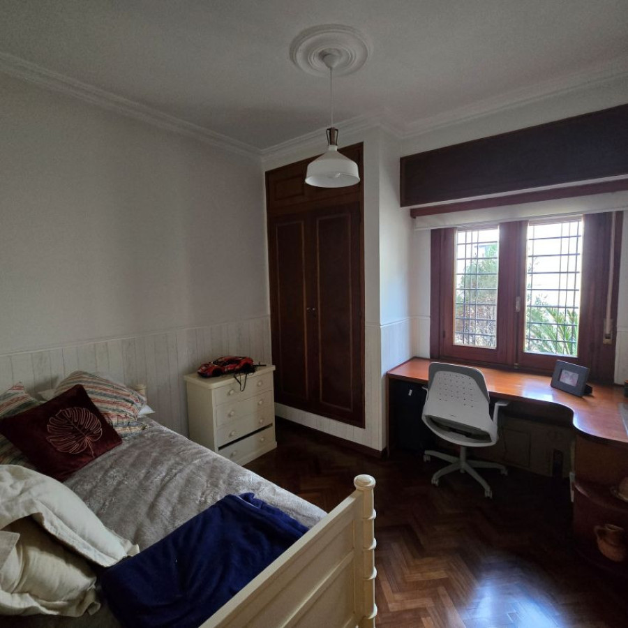 Casa ID.173 - Alquiler casa en Punta Carretas 3 a 4 dormitorios, 4 baños, garaje y barbacoa.