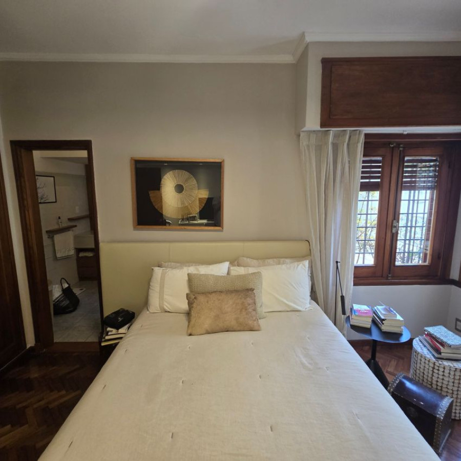 Casa ID.173 - Alquiler casa en Punta Carretas 3 a 4 dormitorios, 4 baños, garaje y barbacoa.