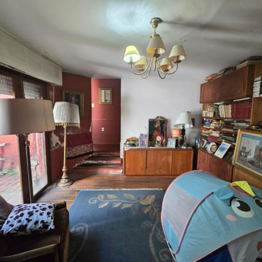 Casa ID.163 - Venta casa Parque Batlle a reciclar 3 dormitorios, 3 baños, fondo, garaje.