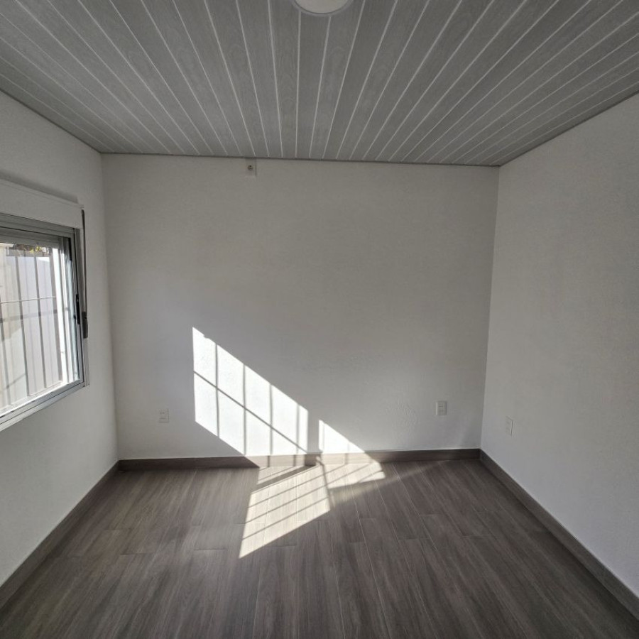 Casa ID.213 - Alquiler casa 1 dormitorio, cochera con patio a estrenar, Ciudad de la Costa, Canelones.
