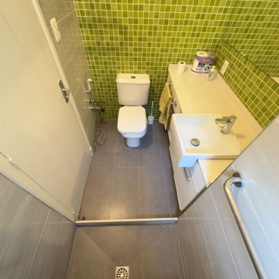 Casa ID.7 - Venta Casa En Buceo 2 Dormitorios Con Patio, Azotea Y Parrillero.