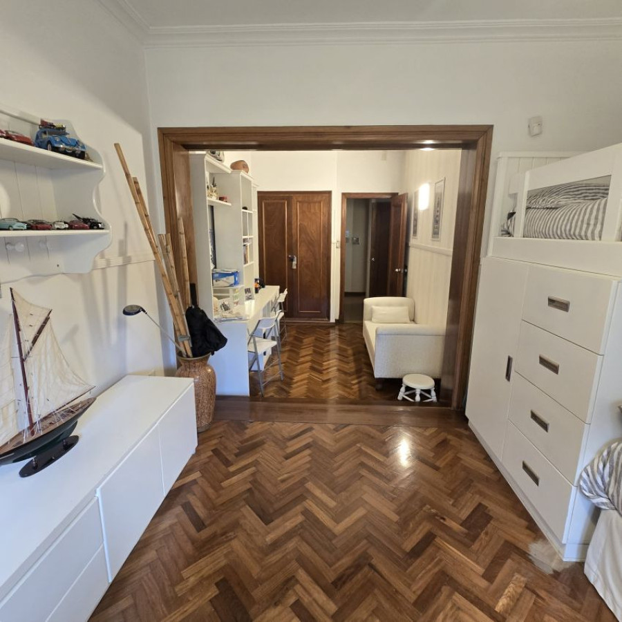 Casa ID.173 - Alquiler casa en Punta Carretas 3 a 4 dormitorios, 4 baños, garaje y barbacoa.