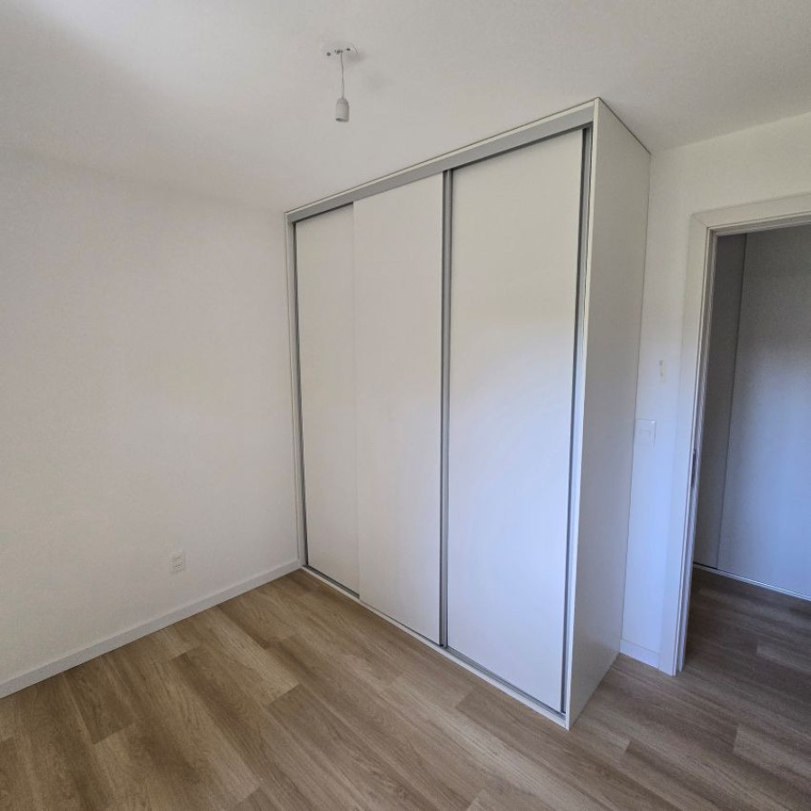 Casa ID.108 - Alquiler casa en Punta Gorda, 3 dormitorios, 2 baños, toilette, cochera y parrillero.