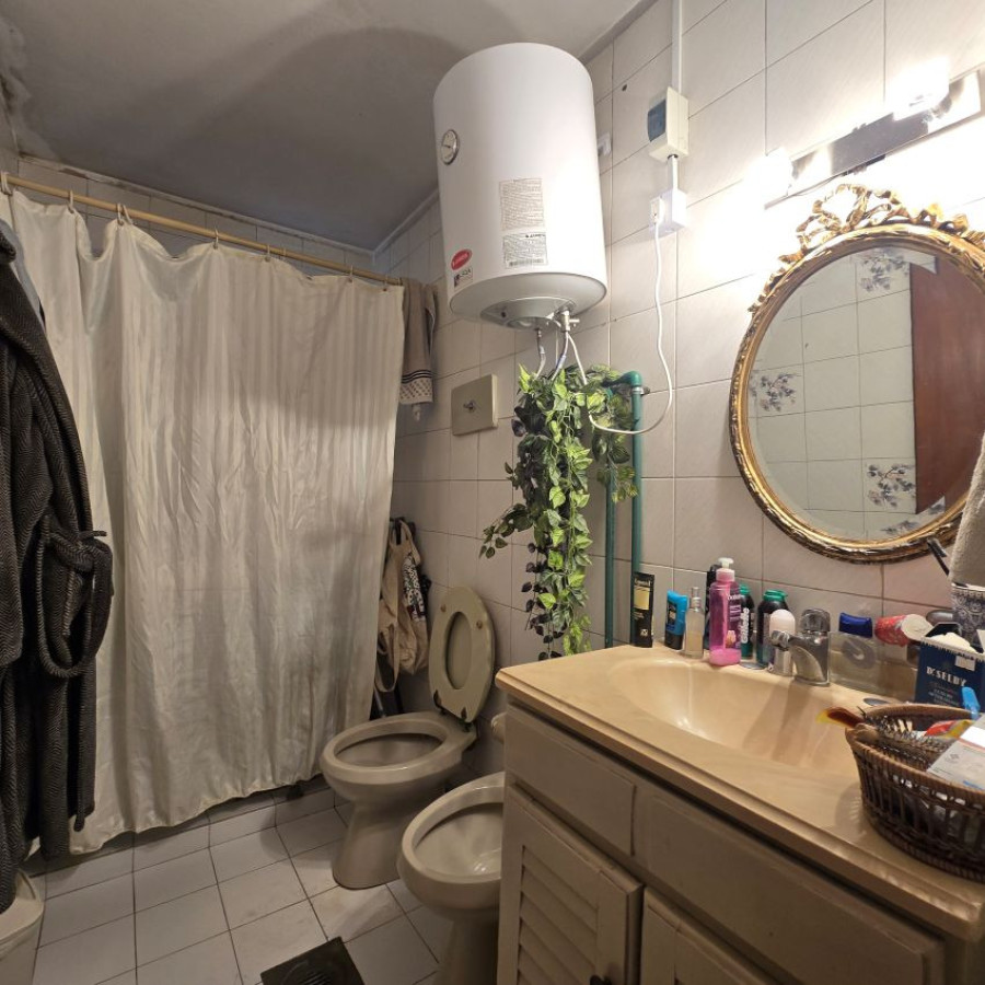 Casa ID.163 - Venta casa Parque Batlle a reciclar 3 dormitorios, 3 baños, fondo, garaje.