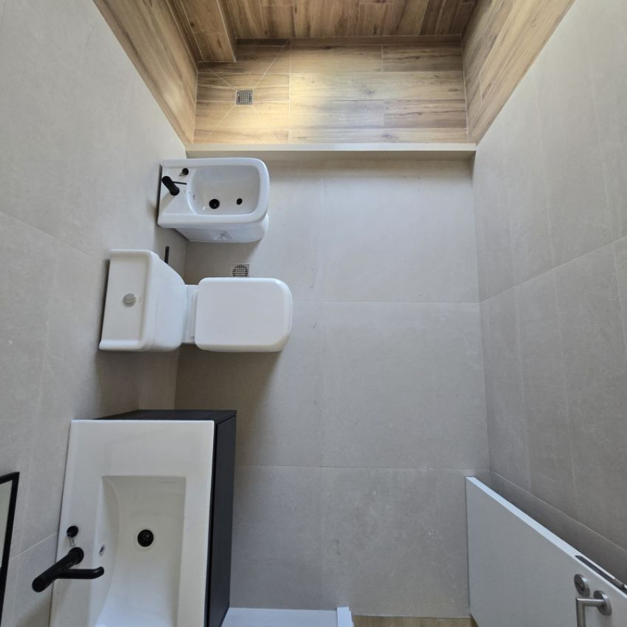 Casa ID.108 - Alquiler casa en Punta Gorda, 3 dormitorios, 2 baños, toilette, cochera y parrillero.