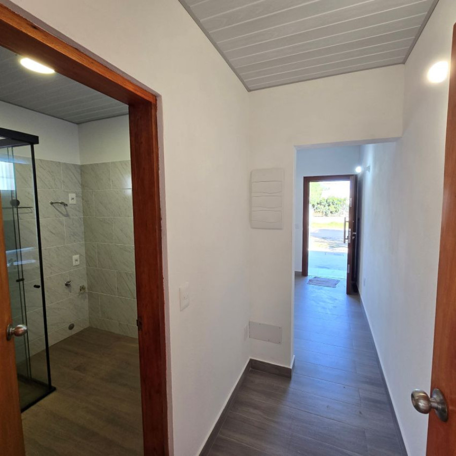 Casa ID.213 - Alquiler casa 1 dormitorio, cochera con patio a estrenar, Ciudad de la Costa, Canelones.