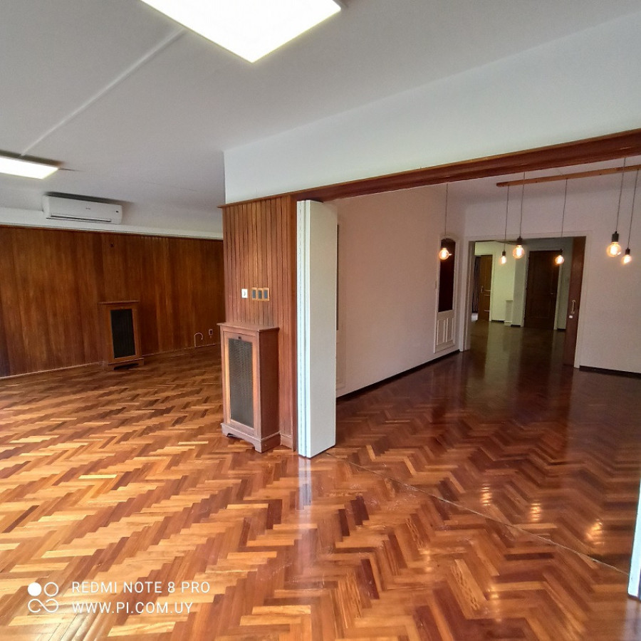 Casa ID.233 - Alquiler casa de categoría ideal empresa o embajada en Parque Batlle.