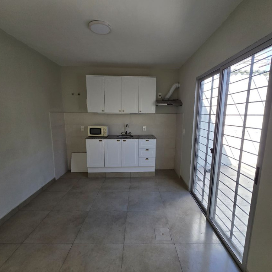 Casa ID.82 - Alquiler casa en Buceo 2 dormitorios con patio.