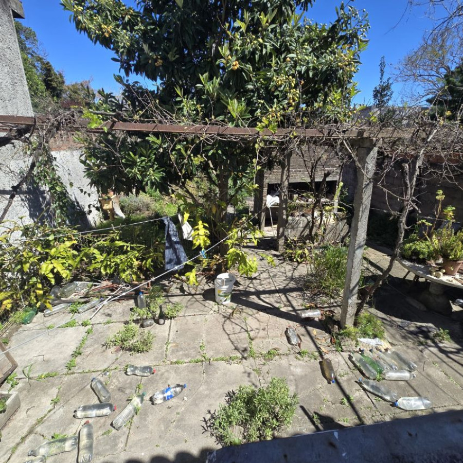 Casa ID.254 - Venta casa, 2 dormitorios,  garaje y fondo, Paso de las Duranas.