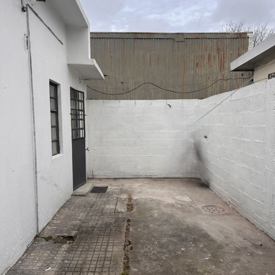 Casa ID.231 - Alquiler Casa, 2 dormitorios y patio en Prado