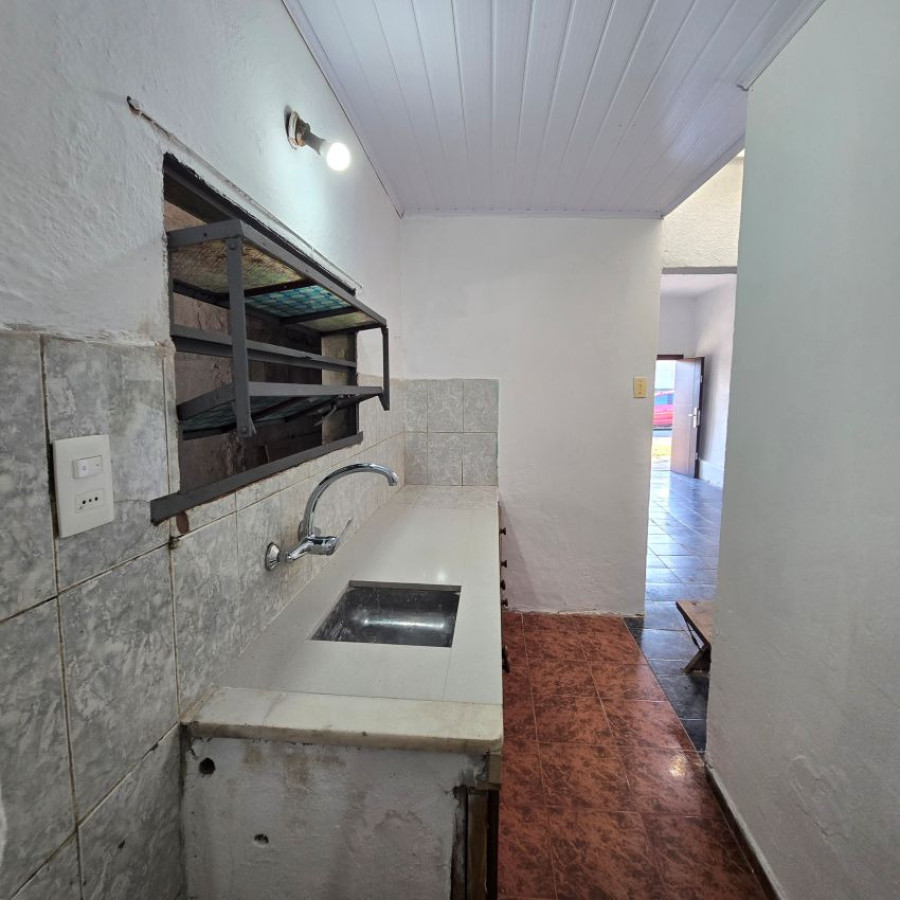 Casa ID.134 - Alquiler casa en Perez Castellano 2 dormitorios y azotea de uso exclusivo.