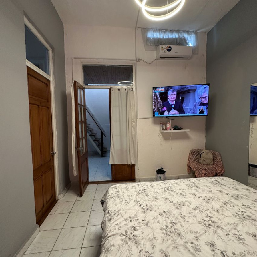 Casa ID.72 - Venta Casa en Tres Cruces 3 dormitorios con acceso a azotea y Renta