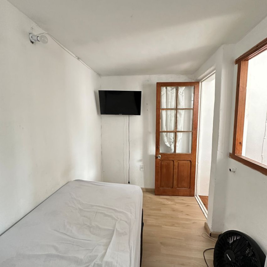 Casa ID.72 - Venta Casa en Tres Cruces 3 dormitorios con acceso a azotea y Renta