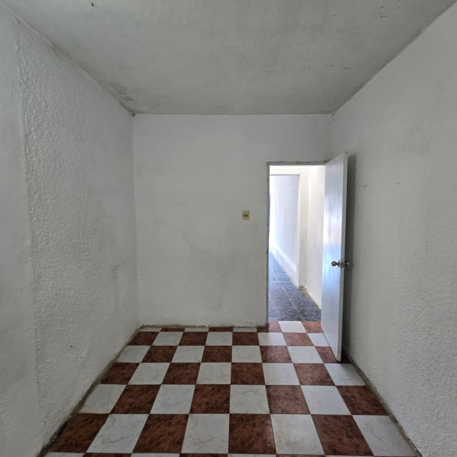 Casa ID.134 - Alquiler casa en Perez Castellano 2 dormitorios y azotea de uso exclusivo.