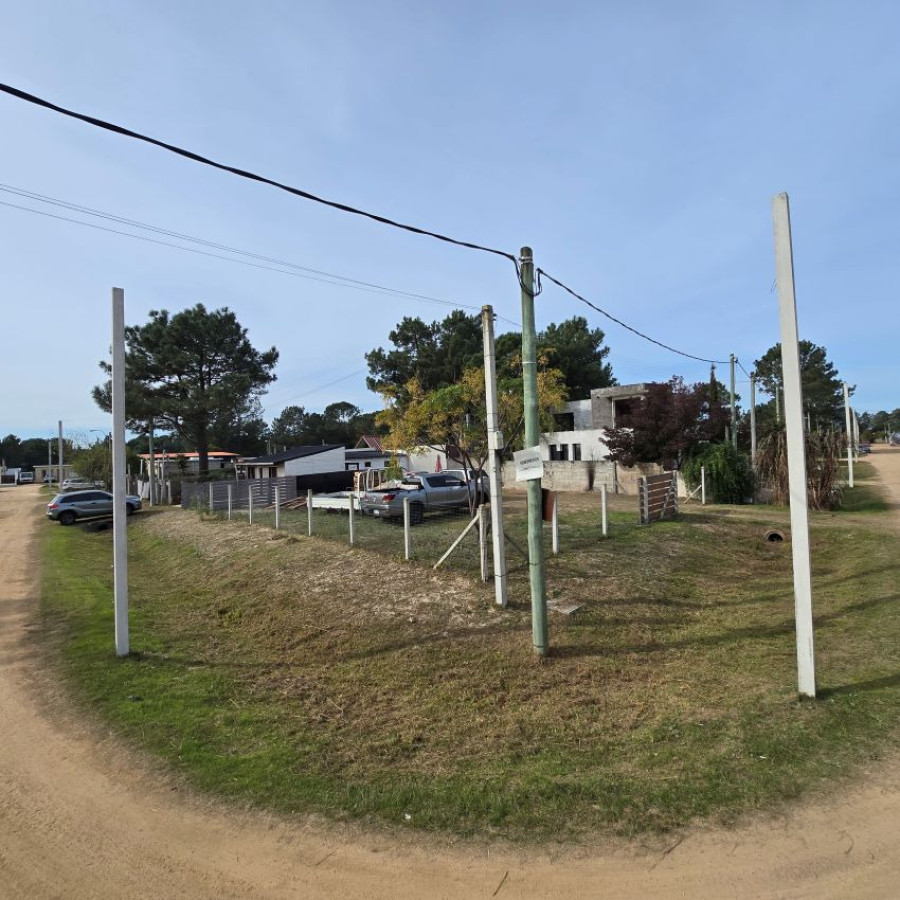 Casa ID.205 - Venta casa, 2 dormitorios, gran terreno, con renta, financiado parcialmente, El Pinar, Ciudad de la Costa