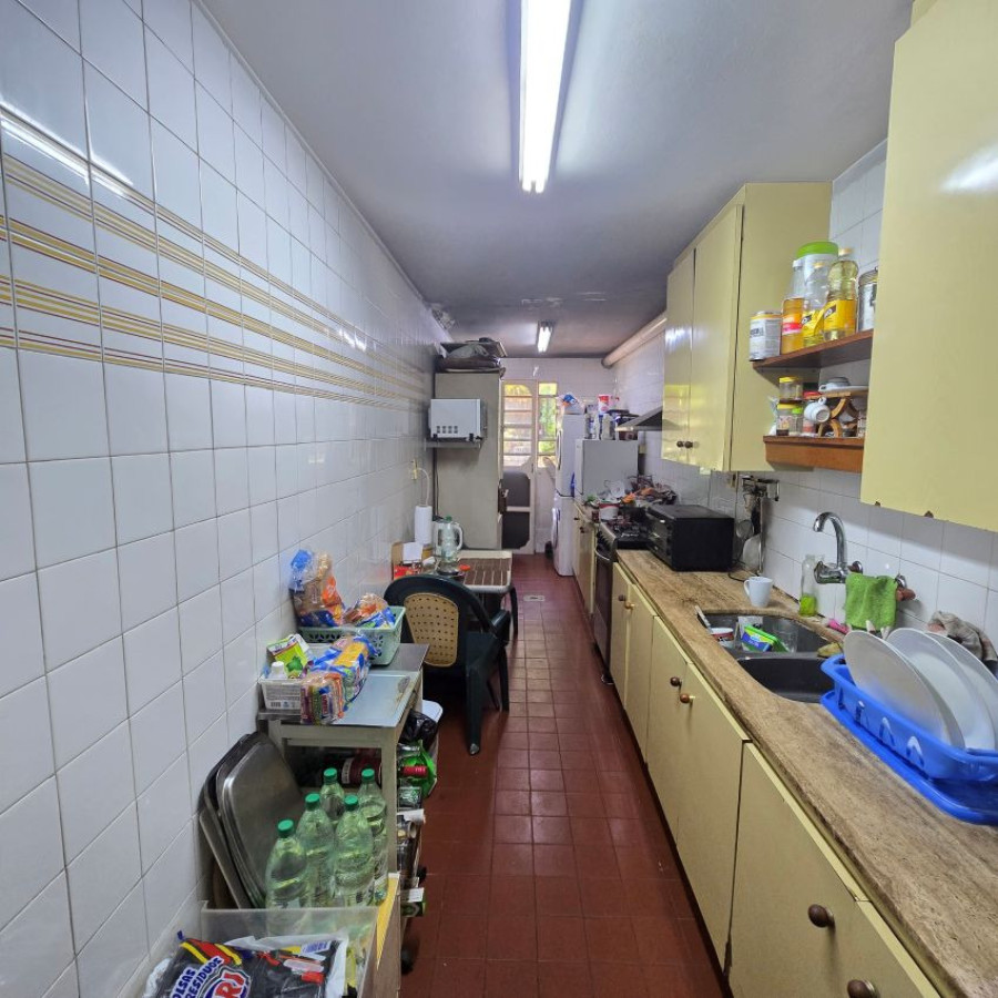 Casa ID.163 - Venta casa Parque Batlle a reciclar 3 dormitorios, 3 baños, fondo, garaje.