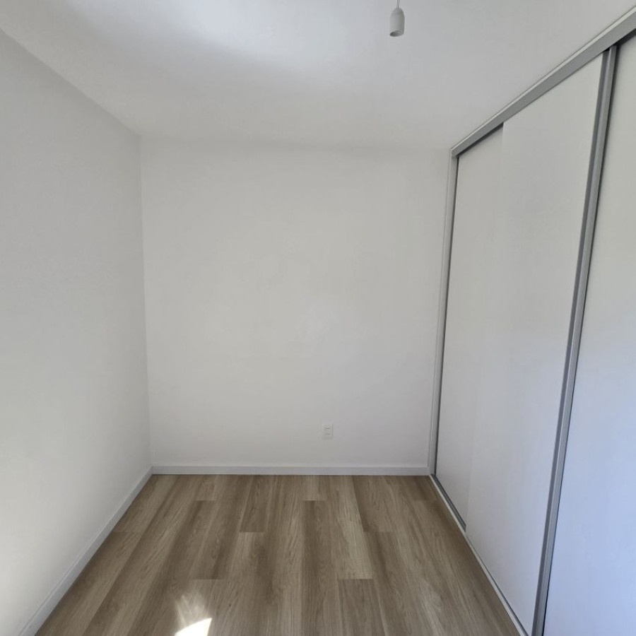 Casa ID.108 - Alquiler casa en Punta Gorda, 3 dormitorios, 2 baños, toilette, cochera y parrillero.