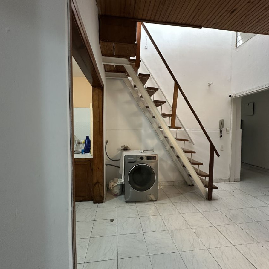 Casa ID.72 - Venta Casa en Tres Cruces 3 dormitorios con acceso a azotea y Renta