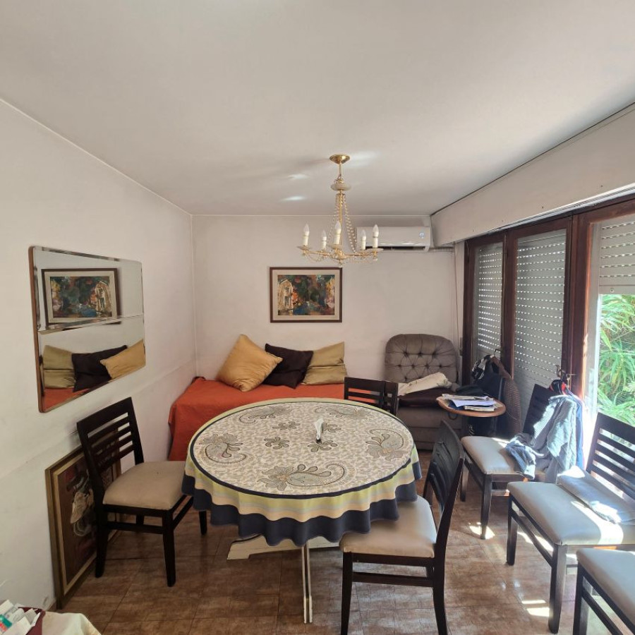 Casa ID.163 - Venta casa Parque Batlle a reciclar 3 dormitorios, 3 baños, fondo, garaje.