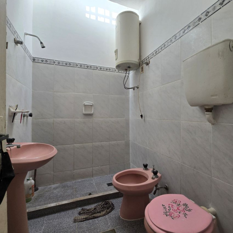 Casa ID.254 - Venta casa, 2 dormitorios,  garaje y fondo, Paso de las Duranas.