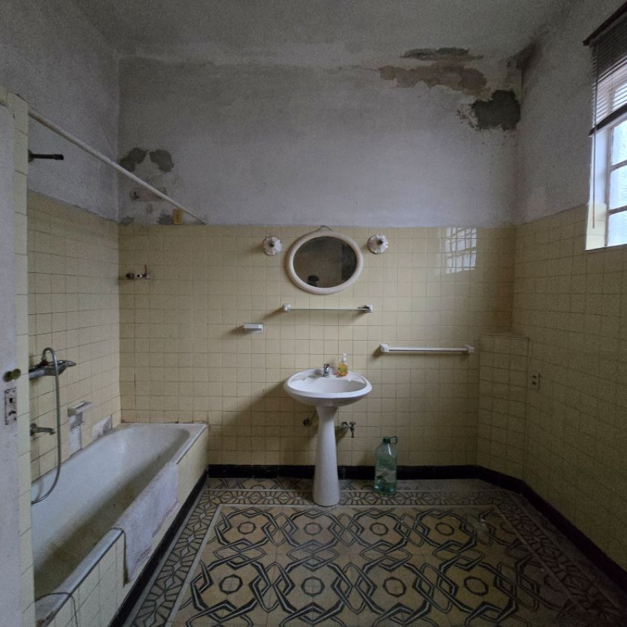 Casa ID.208 - Venta casa a reciclar, 2 dormitorios, 3 baños Pocitos