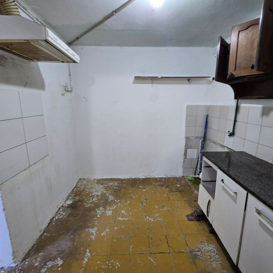 Casa ID.260 - Alquiler casa planta alta 5 dormitorios o más, 2 baños, azotea de uso exclusivo, Centro.