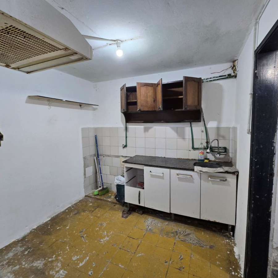 Casa ID.260 - Alquiler casa planta alta 5 dormitorios o más, 2 baños, azotea de uso exclusivo, Centro.