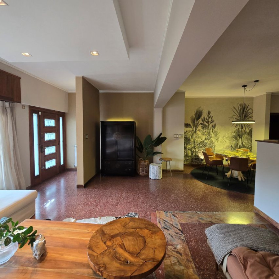 Casa ID.173 - Alquiler casa en Punta Carretas 3 a 4 dormitorios, 4 baños, garaje y barbacoa.