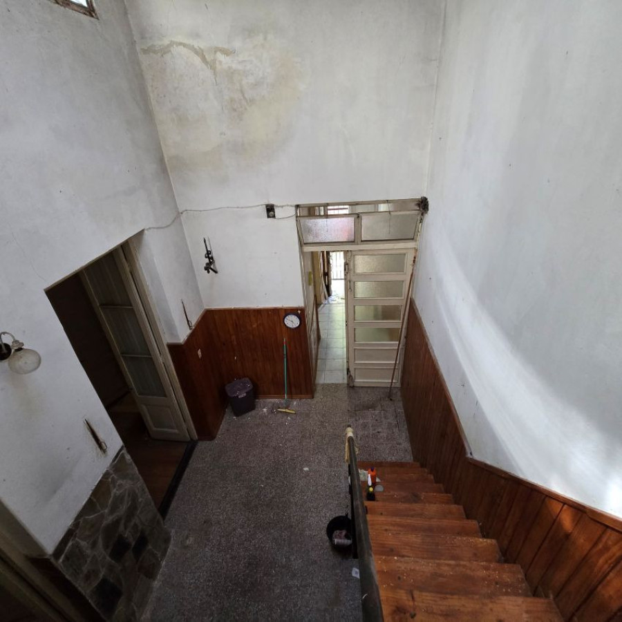 Casa ID.115 - Venta casa en Parque Rodó 2 dormitorios, sótano y azotea.