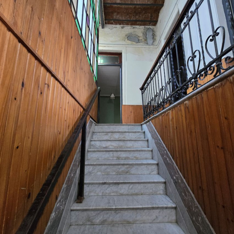 Casa ID.260 - Alquiler casa planta alta 5 dormitorios o más, 2 baños, azotea de uso exclusivo, Centro.