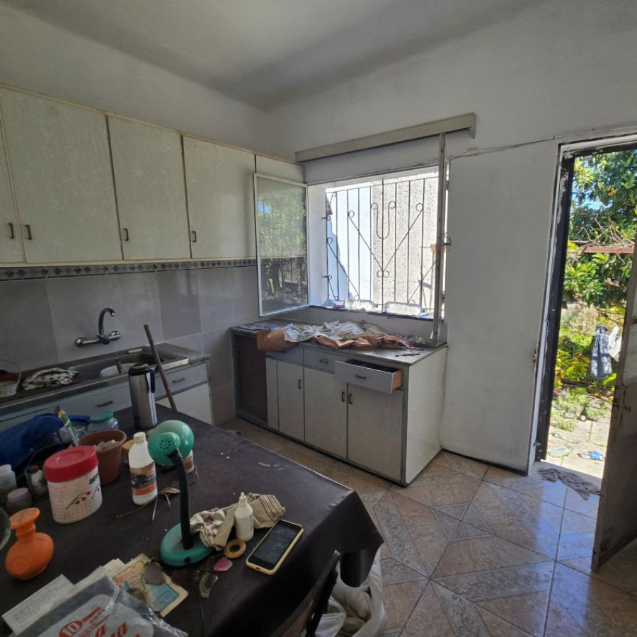 Casa ID.254 - Venta casa, 2 dormitorios,  garaje y fondo, Paso de las Duranas.