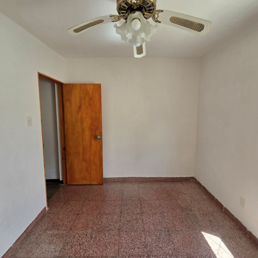 Casa ID.165 - Alquiler casa Paso Carrasco Ciudad de la Costa Canelones 3 dormitorios, cochera y patio.