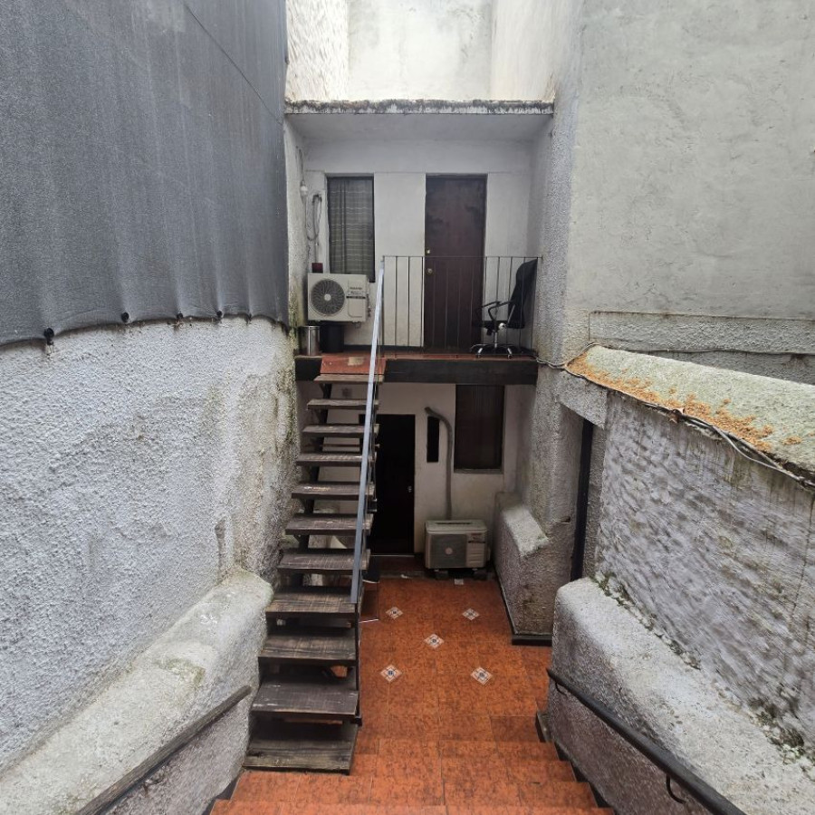 Venta casa PH en el Centro 17 dormitorios y 3 baños.
