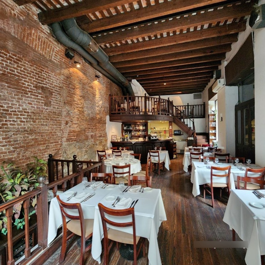 Local Comercial ID.30 - Venta Local Comercial Ciudad Vieja Distribuido En 4 Plantas.