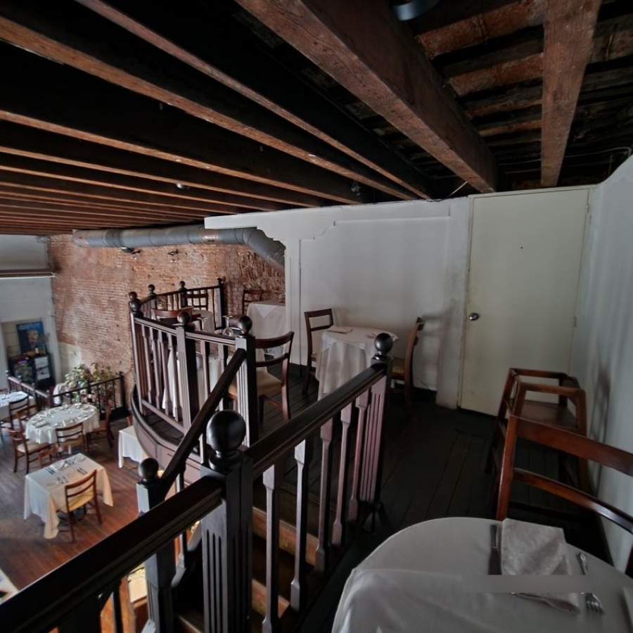 Local Comercial ID.30 - Venta Local Comercial Ciudad Vieja Distribuido En 4 Plantas.