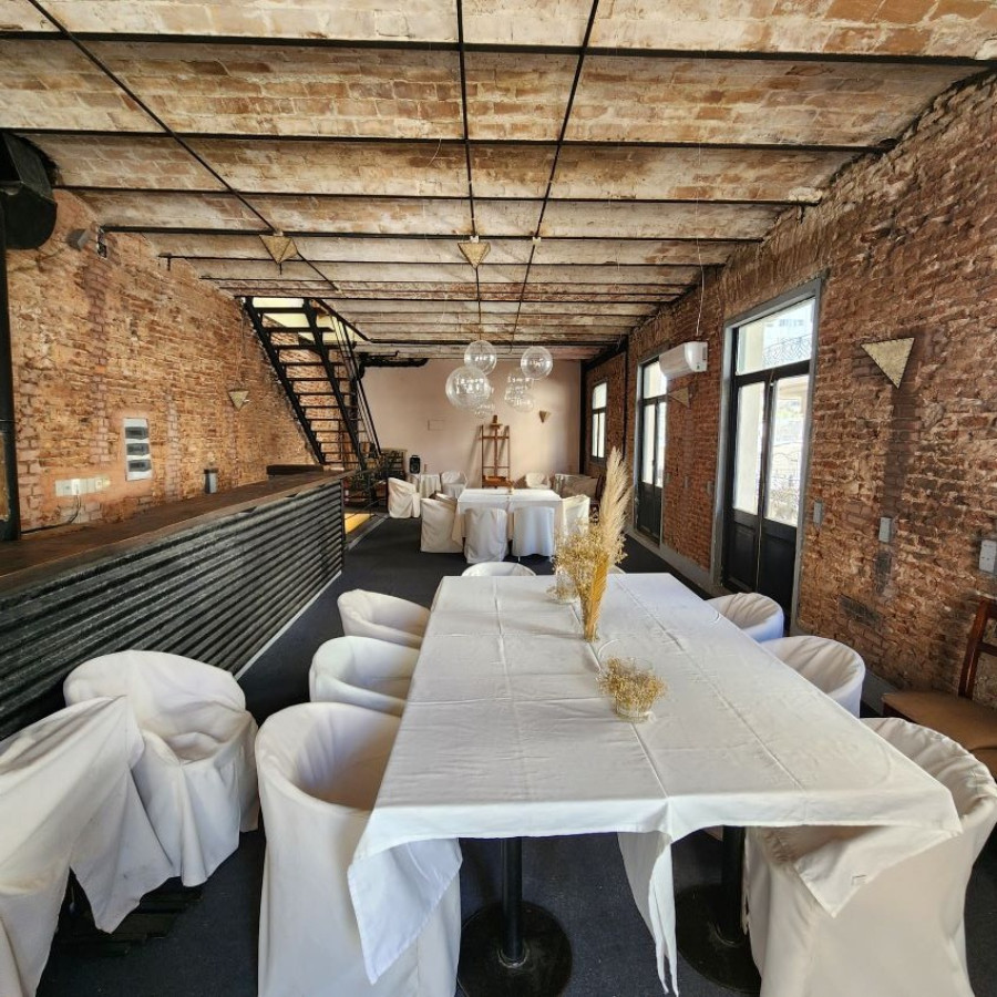 Local Comercial ID.30 - Venta Local Comercial Ciudad Vieja Distribuido En 4 Plantas.