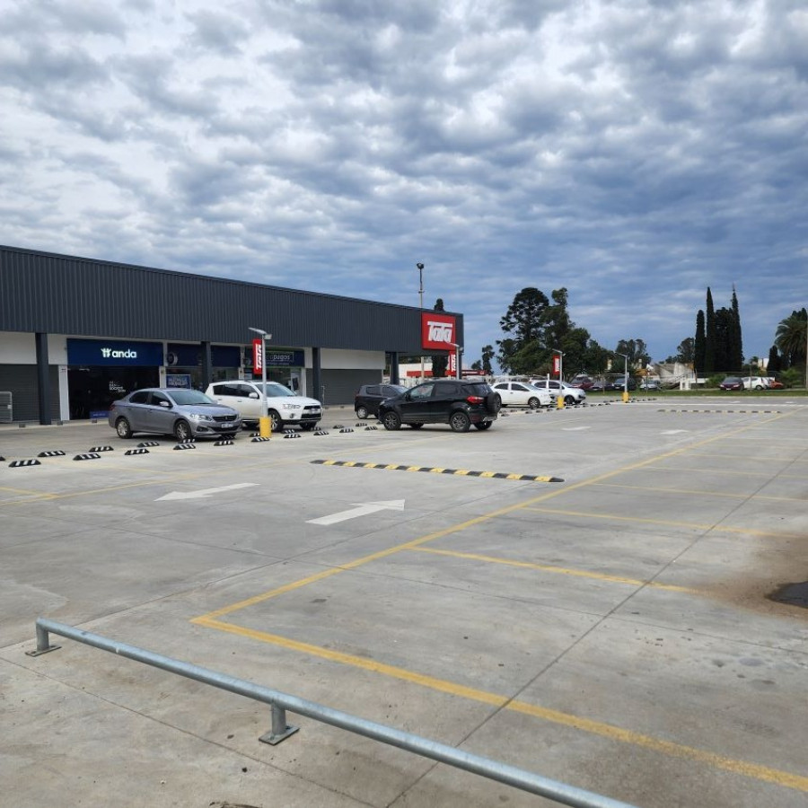 Local Comercial ID.36 - Alquiler Locales Comerciales En Barros Blancos Predio Ta Ta.