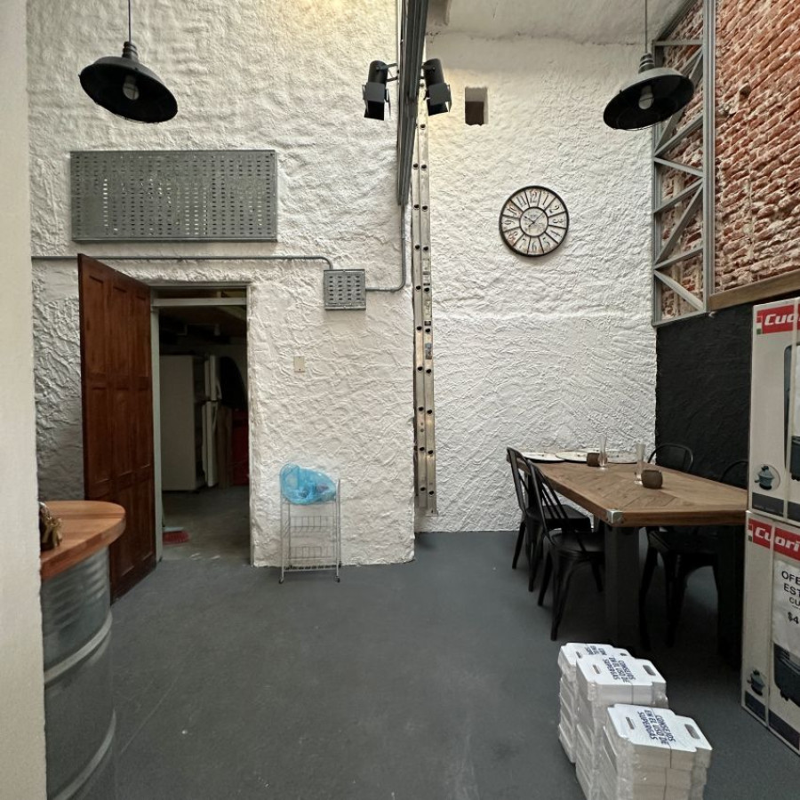 Local Comercial ID.88 - Alquiler local comercial en Barrio Sur a 2 cuadras de la Rambla.
